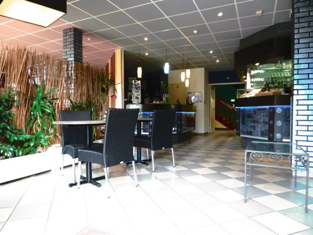 Hotel Crocus Caen Memorial Екстер'єр фото