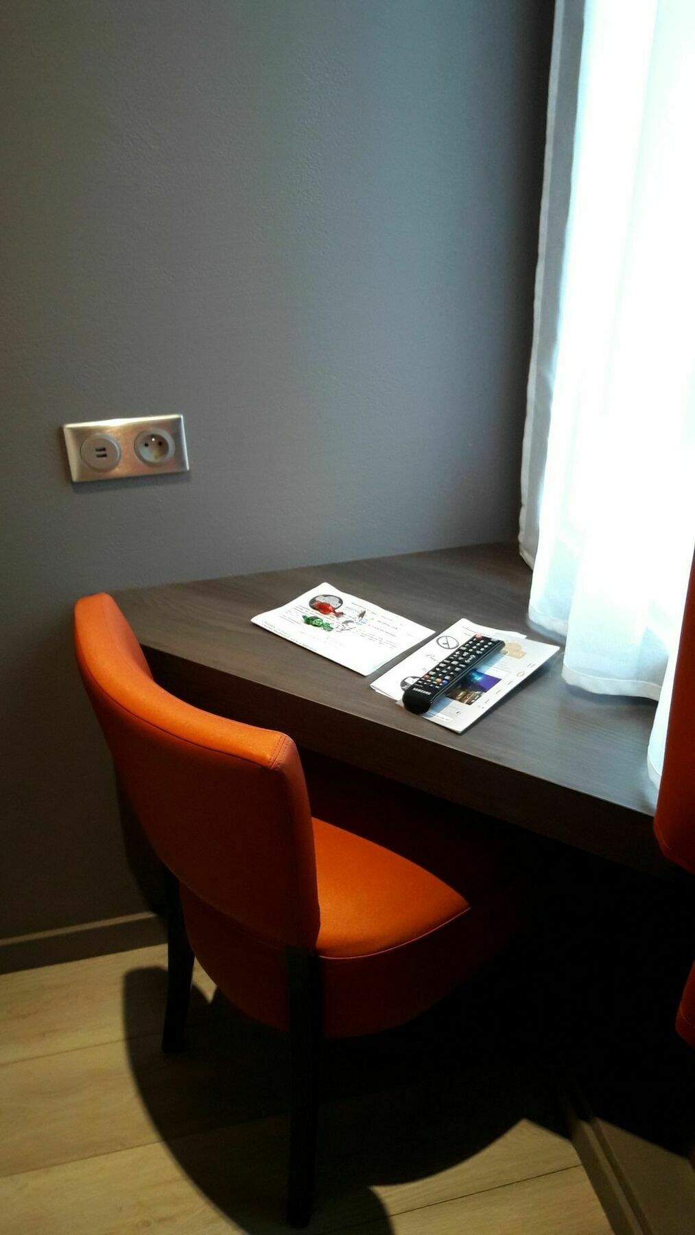 Hotel Crocus Caen Memorial Екстер'єр фото